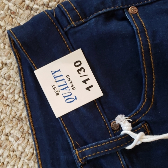 NWT distressed high waisted jegging - Picture 4 of 6